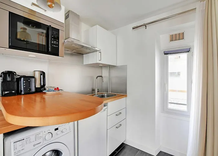 Lovely For Two Persons - Sentier