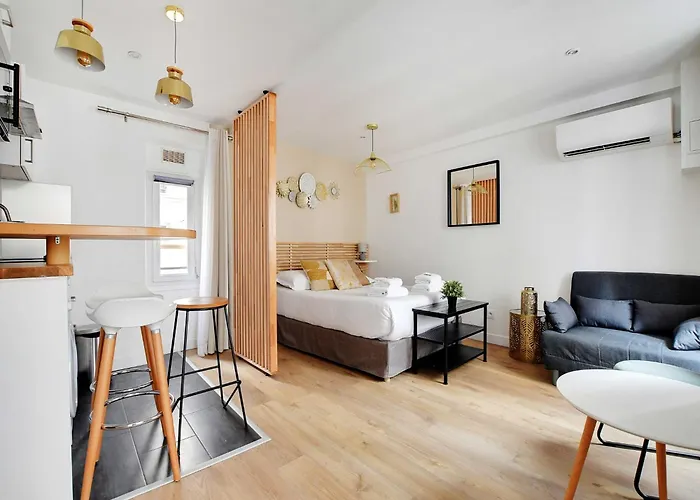 Lovely For Two Persons - Sentier *